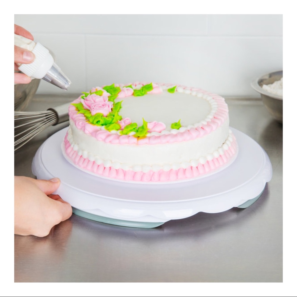WILTON Revolving Cake Stand